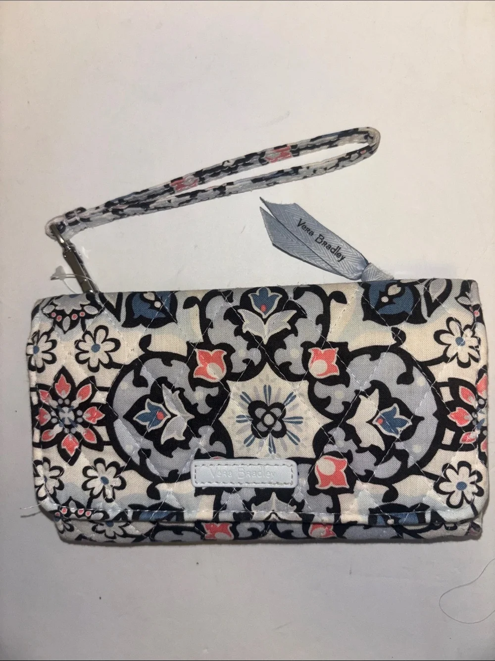 VERA BRADLEY…CANVAS WRISTLET/WALLET LOTS OF GRAYS LIGHT BLUE BLACK PINK BEIGE